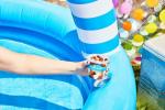 Vous pouvez obtenir une piscine gonflable de taille personnelle de Blue Bunny pour vous rafraîchir cet été