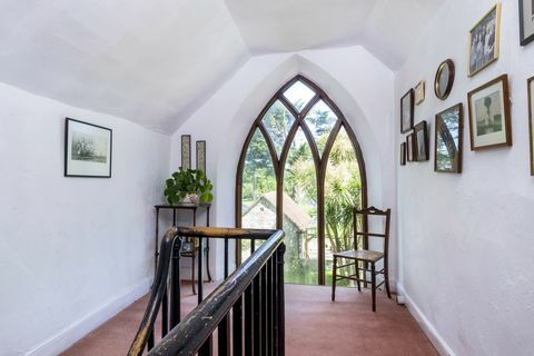 Château de Warblington - arch - Hampshire - OnTheMarket.com