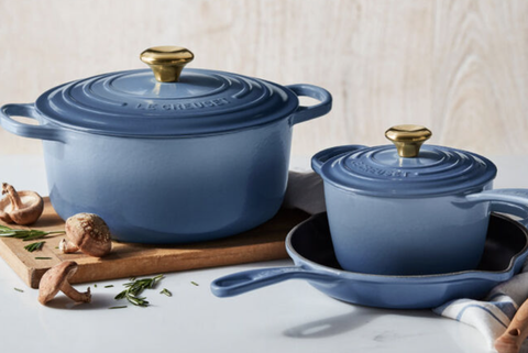 batterie de cuisine le creuset dans un nouveau coloris bleu