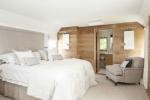 Rundown weatherboard cottage rénové en une maison familiale confortable et rustique