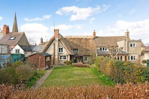 chaumière à vendre dans le village de banbury où downton Abbey a été filmé