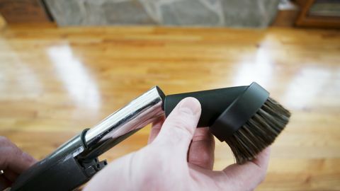 Aspirateur à poils souples pour planchers de bois franc