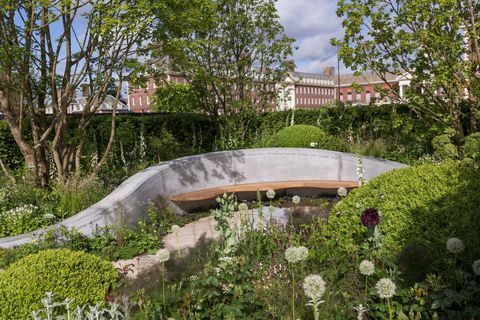 Le jardin des parfums Jo Whiley. Conçu par: Tamara Bridge et Kate Savill. RHS Chelsea Flower Show 2017