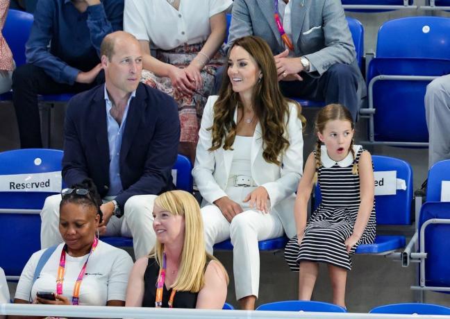 assister au centre aquatique de sandwell pour regarder le manches des épreuves de natation du cinquième jour des jeux du Commonwealth à birmingham, dans le centre de l'angleterre, le 2 août 2022 photo de chris jackson pool afp photo de chris jacksonpoolafp via getty images