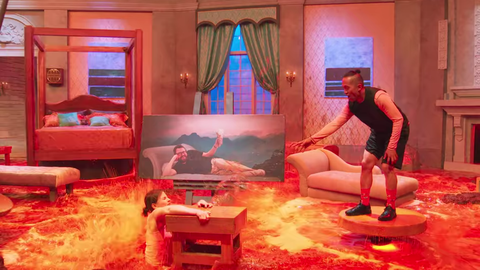 la chambre à coucher de "floor is lava", avec une photo du bois de rutledge de l