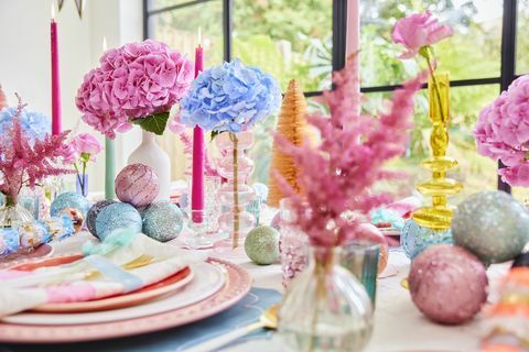 tendance décoration de table de noël pastels pour adultes