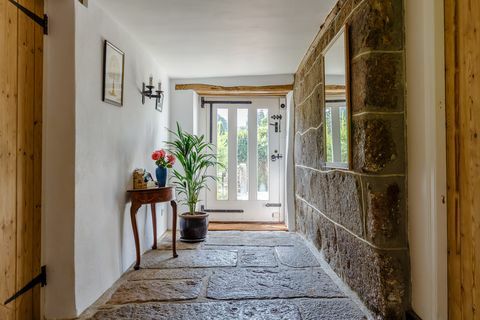 visitez cette belle ancienne ferme du 16ème siècle avec une annexe victorienne attenante