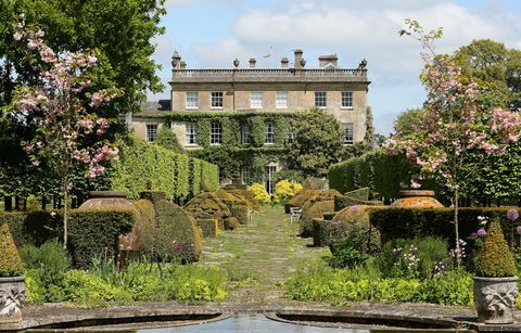  Une vue générale des jardins de Highgrove House