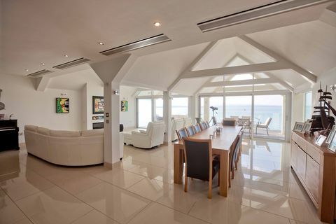 The Moorings - Sandbanks - Dorset - salon - Savills