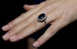 La bague de fiançailles en saphir de la princesse Diana: histoire et controverse