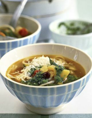 bol de soupe aux légumes