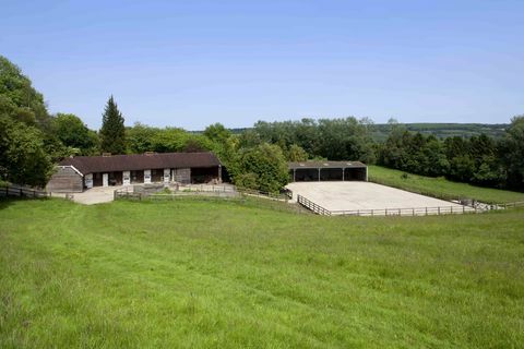 The Grange - Plaxtol - Kent - écuries avec école de sable - Sotheby's