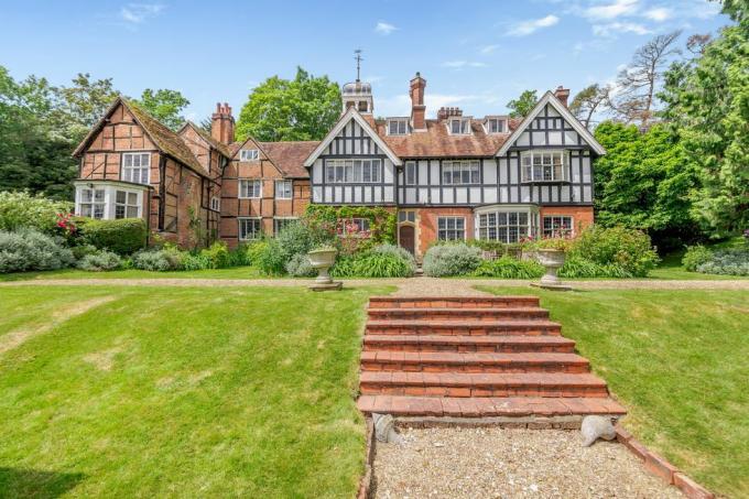 maison du vent dans les saules auteur à vendre dans le berkshire