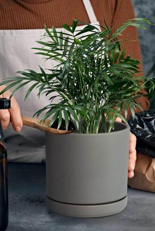 Pot de jardinière en céramique