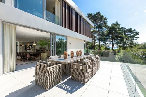 Optima, Luscombe - terrasse - Fine & Country