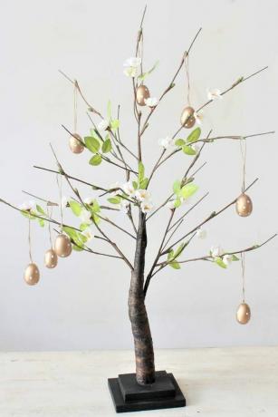 Arbre de présentation de Pâques en fleurs blanches