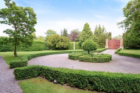 Tour Wayneflete - Esher - Surrey - Jardin avant