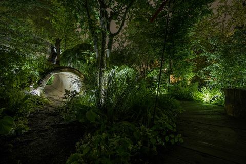 Chelsea Flower Show - Le jardin de la nature de Kate Middleton en soirée, éclairage Philips