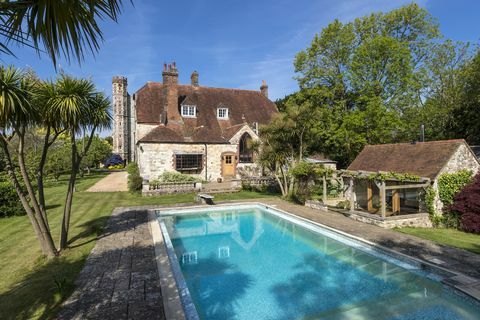 Warblington Castle - piscine - Hampshire - OnTheMarket.com