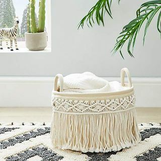 Panier de rangement crème en macramé