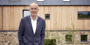 Grand Designs Series 15: Kevin McCloud visite le comté de Down