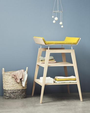 Table à langer jaune et bois