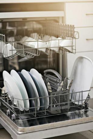 photo d'un lave-vaisselle à la maison