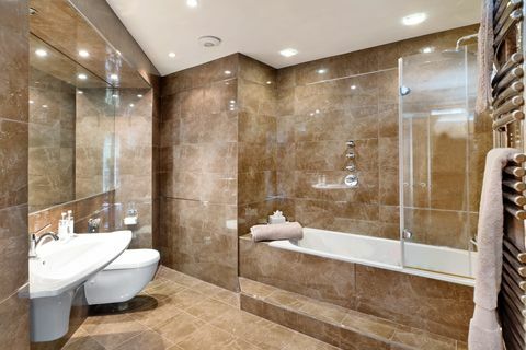 The Golf House - Dartmouth - salle de bain - Knight Frank