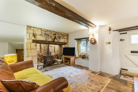 jetez un coup d'œil à l'intérieur de ce cottage des Cotswolds du 17ème siècle à vendre