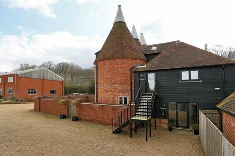 The Cow Byre - Hazelden Farm - Cranbrook - Kent - extérieur - Knight Frank