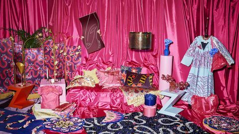 la nouvelle collection karismatisk d'ikea avec dame zandra rhodes