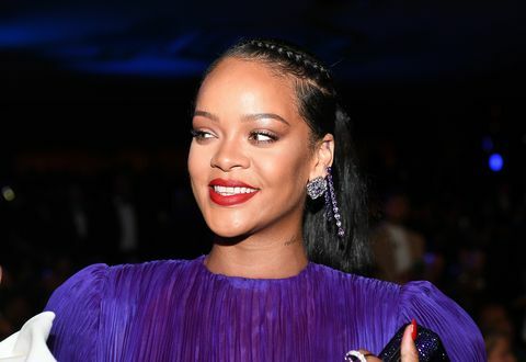 Pasadena, Californie le 22 février Rihanna assiste à la 51e NAACP Image Awards, présentée par bet, à auditorium civique de pasadena le 22 février 2020 à pasadena, californie photo de paras griffingetty images pour parier