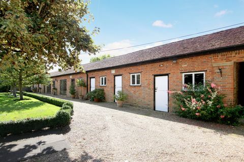 Wall House: maison du XVe siècle avec piscine et jardin clos à vendre Windsor