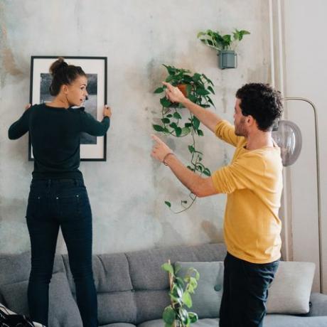 cadre photo suspendu au mur à la nouvelle maison