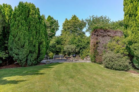 visitez cette belle ancienne ferme du 16ème siècle avec une annexe victorienne attenante