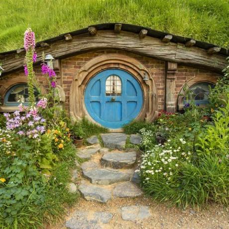 hobbiton du seigneur des anneaux est maintenant sur airbnb