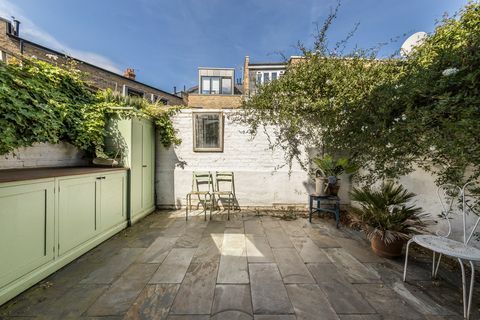 Appartement victorien au rez-de-chaussée à vendre ancienne maison de Rachel Khoo