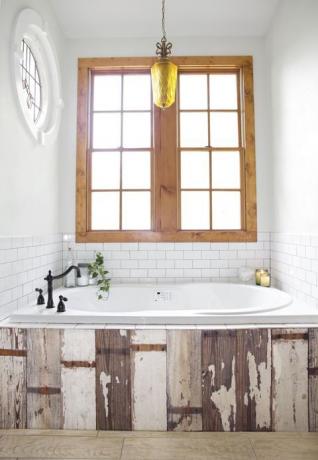 salle de bain en bois de récupération