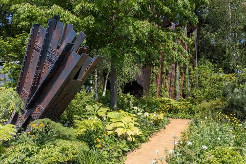 chelsea flower show 2022 médite smartply «construire l'avenir» conçu par sarah eberle