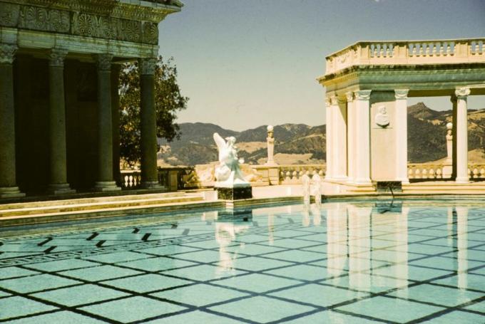 piscine de neptune au château de hearst