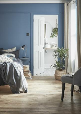 chambre élégante avec salle de bain en suite