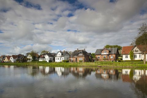 Paysage urbain vu de la rivière Ribe, Ribe, Jutland, Danemark