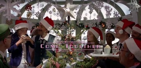 Adrien Brody - L'annonce de Noël de H&M 'Coming Together'