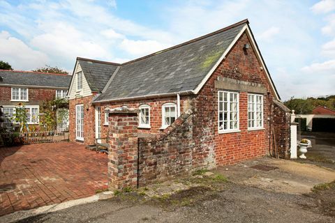 Portman Lodge - Durweston - Dorset - chalet annexe - Savills