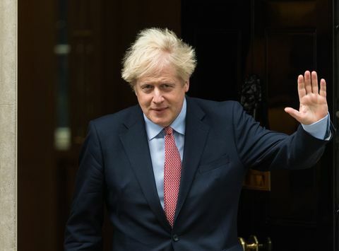 Le Premier ministre britannique Boris Johnson quitte 10 Downing Street pour prononcer son discours de dirigeants lors d'un conférence du parti conservateur, qui se tient en ligne en raison de la pandémie de coronavirus le 06 octobre 2020 à Londres, Angleterre