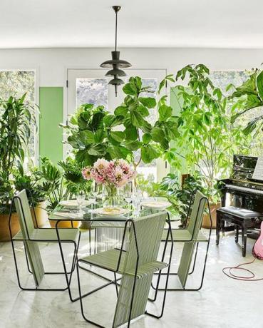 piano dans une chambre moderne