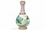 Un vase chinois trouvé dans un grenier se vend 14 millions de livres aux enchères de Sotheby's