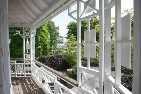 Balcon de la pagode, Winchester, Savills