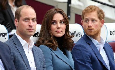 le duc de cambridge et le prince harry assistent à la remise des diplômes des entraîneurs