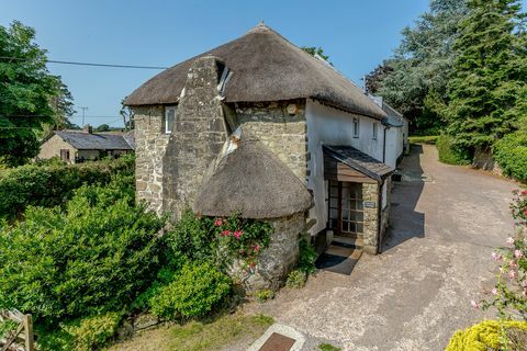 visitez cette belle ancienne ferme du 16ème siècle avec une annexe victorienne attenante